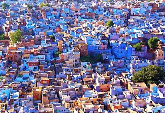 Οι 8 «μονόχρωμες» πόλεις του κόσμου