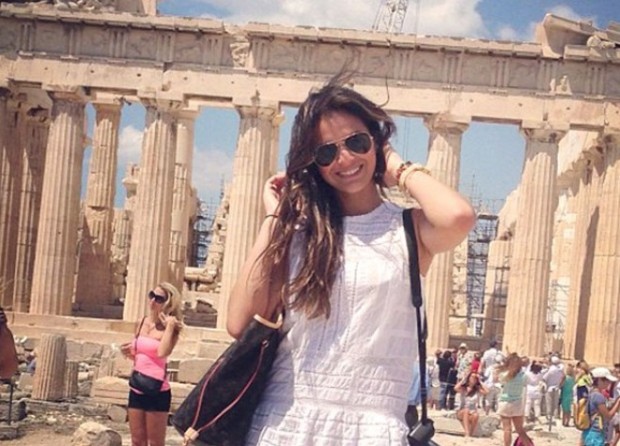 ΦΩΤΟ- Το κορίτσι του Νεϊμάρ στην Ακρόπολη
