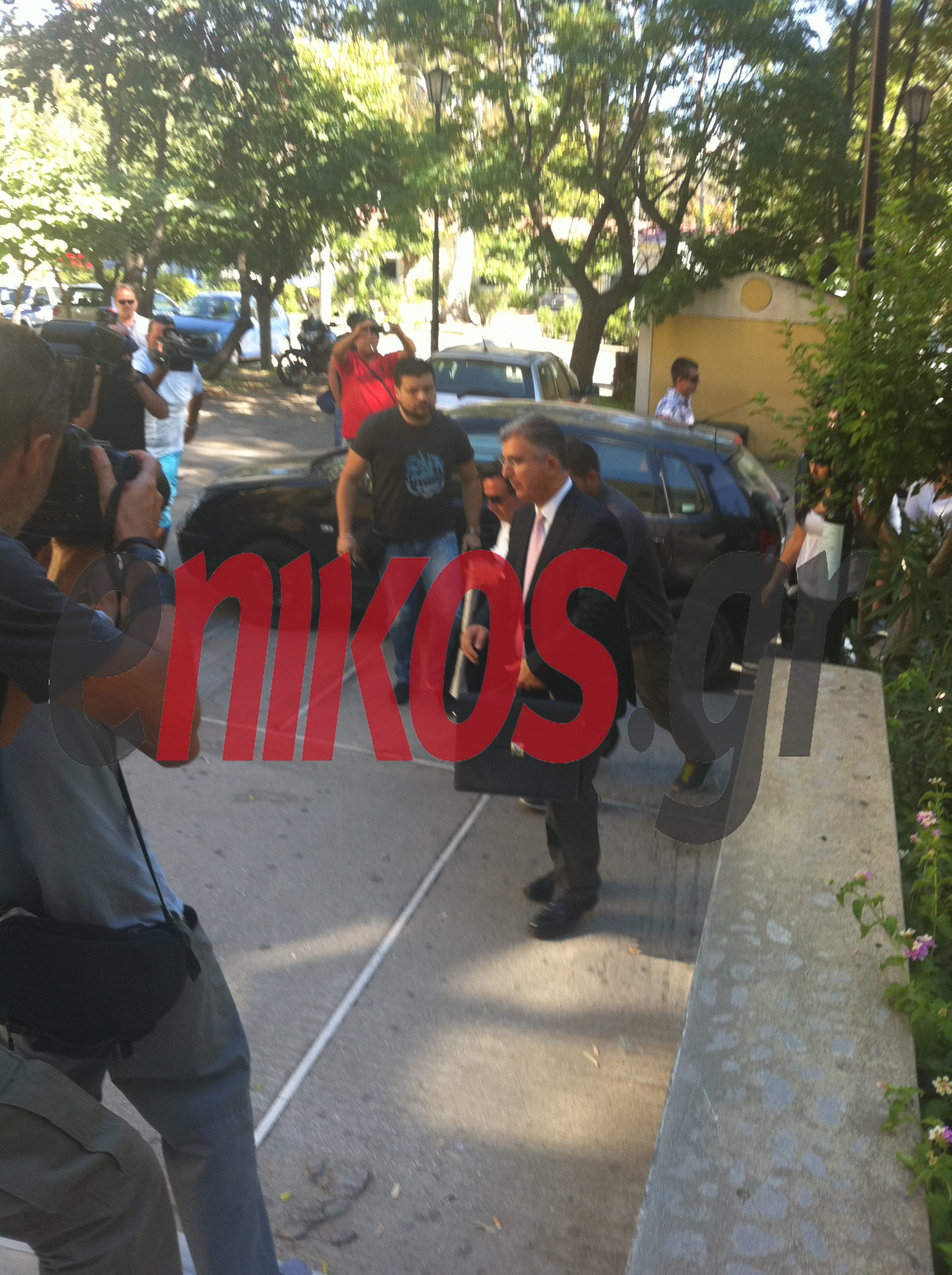 ΤΩΡΑ-ΦΩΤΟ:Ο Ρέστης στην Ευελπίδων