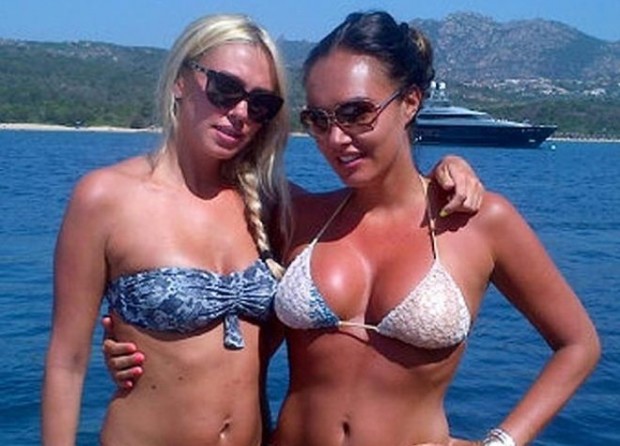 ΦΩΤΟ-Οι αδερφές Έκλεστον προκαλούν…καύσωνα