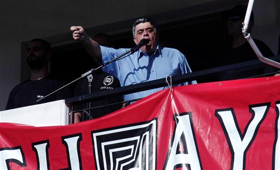 BINTEO-Αποδοκίμασαν τη Δημοκρατία