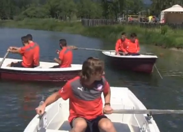 “Κόκκινη” δράση στο γήπεδο και στη λίμνη