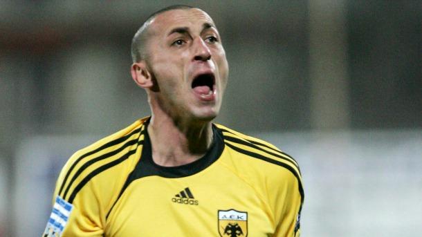 Φουλάρει για στόπερ η ΑΕΚ