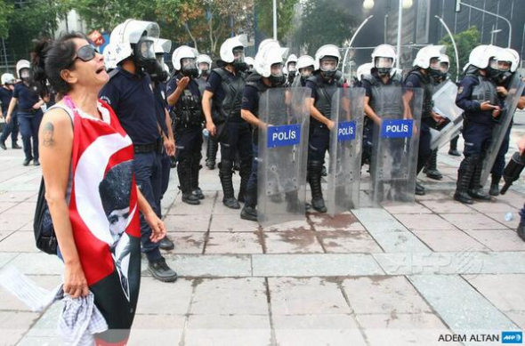 Η Τουρκική αστυνομία στην πλατειά Ταξίμ