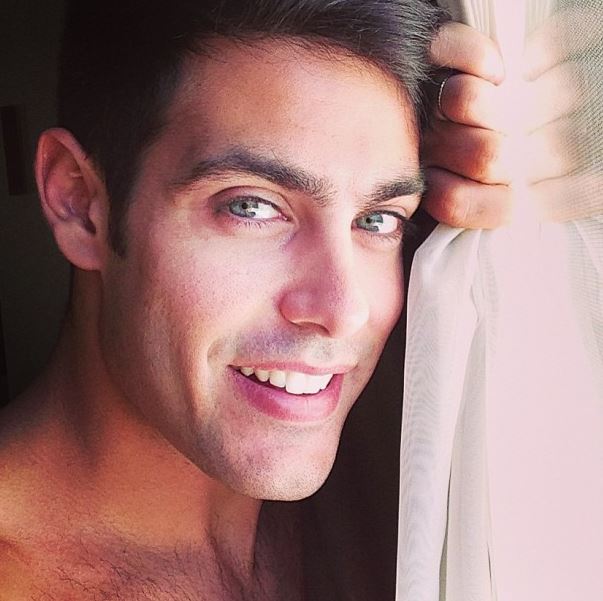 ΦΩΤΟ-Ο Μαρτάκης στο σίριαλ “Στο ράφι”