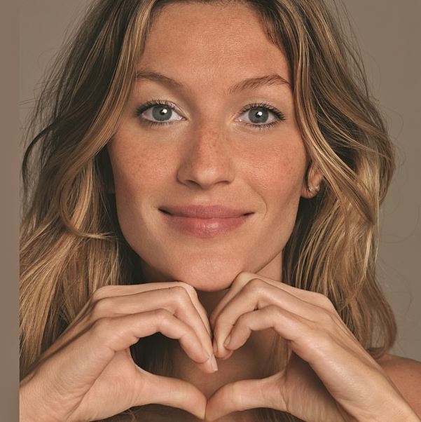 ΦΩΤΟ- Γι’ αυτό η Gisele βγήκε… κούκλα