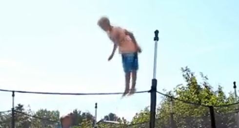 ΒΙΝΤΕΟ – Τα ακροβατικά ενός απίθανου πιτσιρικά