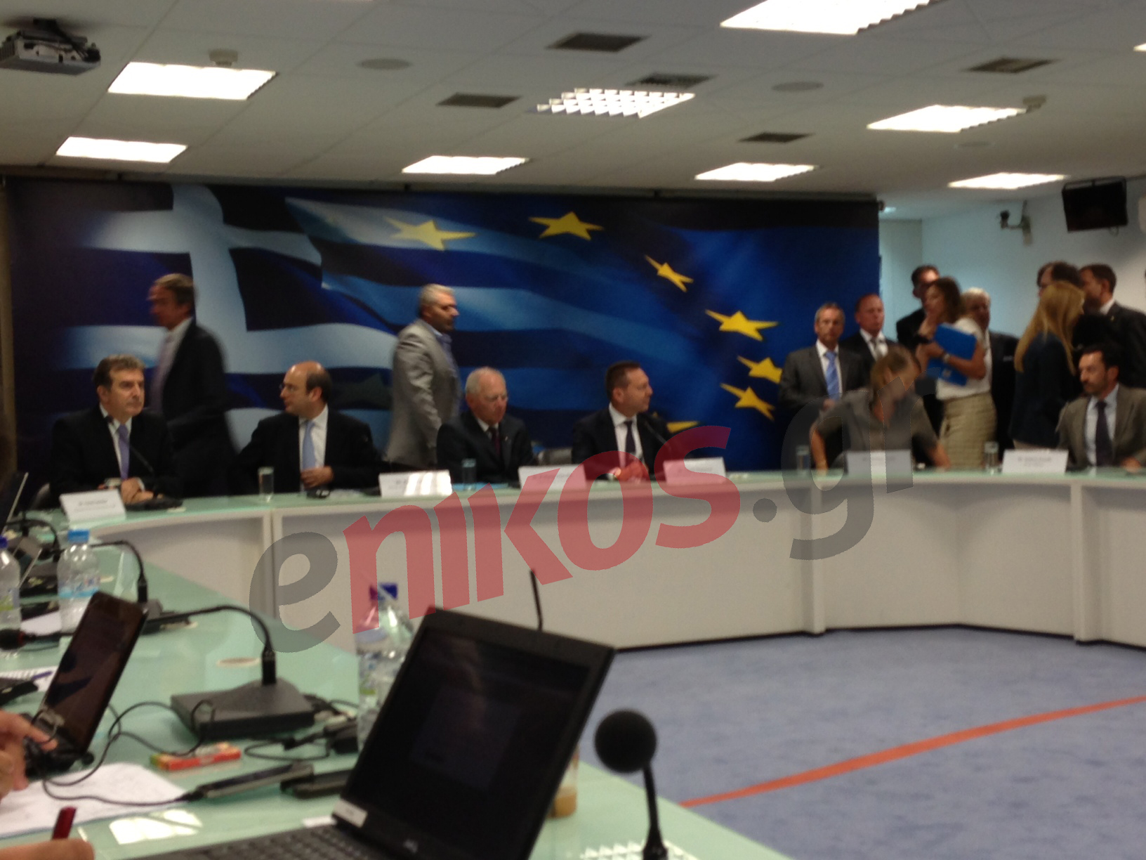 Σόιμπλε:Δεν είμαι ούτε η τρόικα ούτε καθηγητής