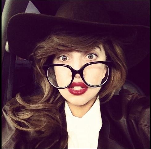 Η Lady Gaga γύρισε την πλάτη στο twitter