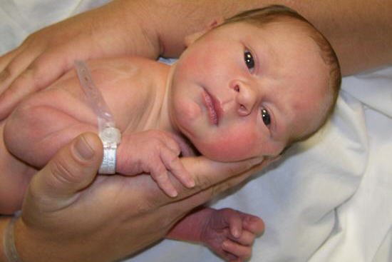 Λιγότερα μωρά λόγω κρίσης