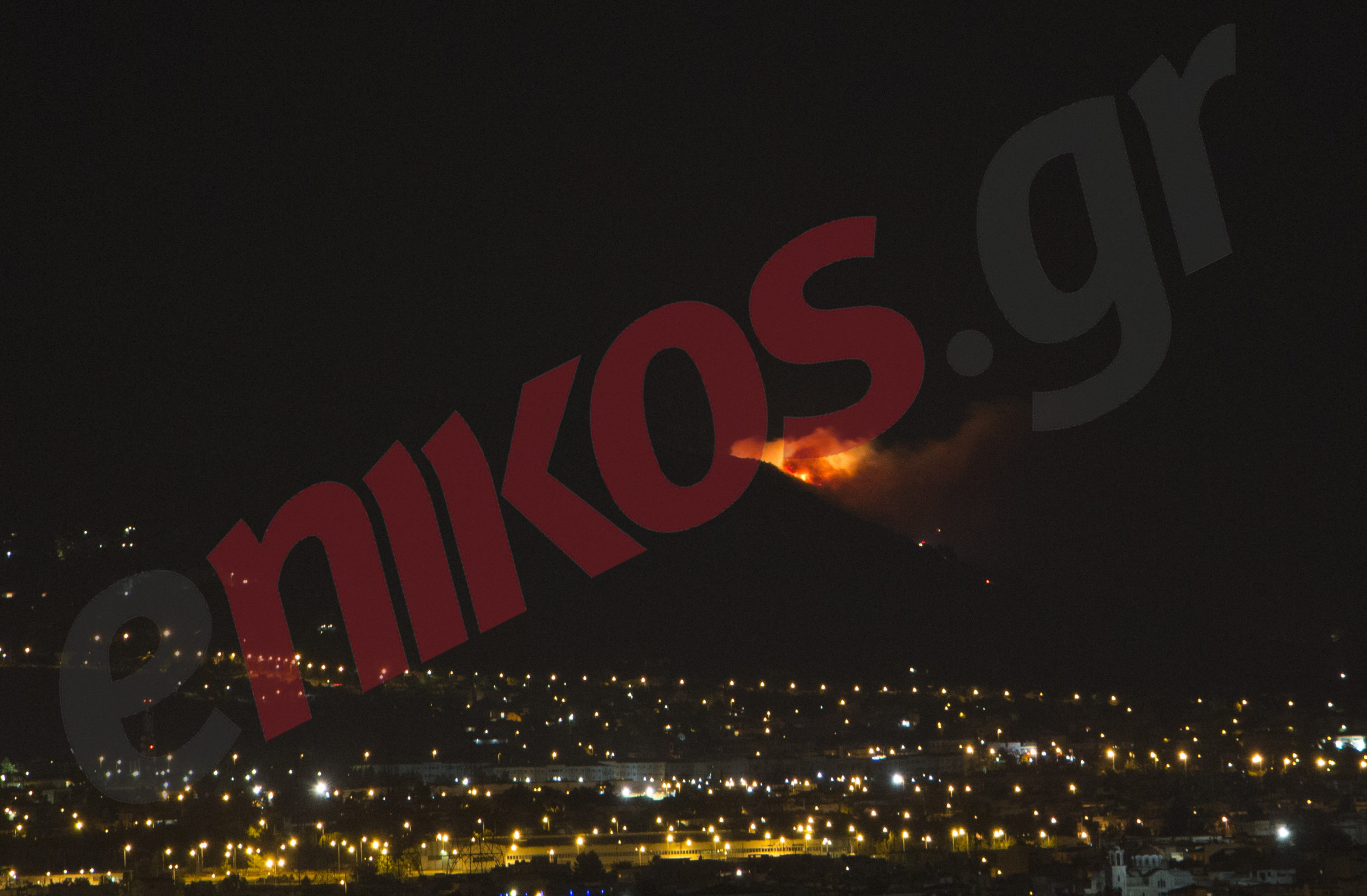 ΦΩΤΟ- Η φωτιά στην Πάρνηθα