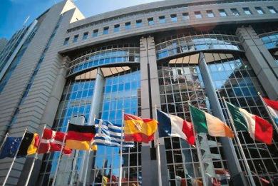 Η μάχη για τη μείωση του ΦΠΑ