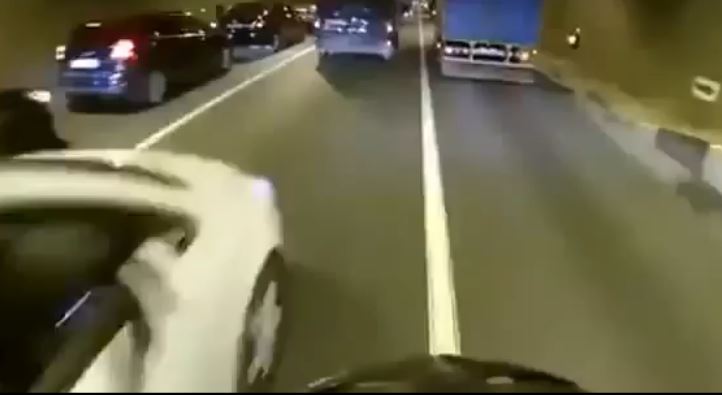 ΒΙΝΤΕΟ – Η τρελή κούρσα ενός ποδηλάτη στο τούνελ