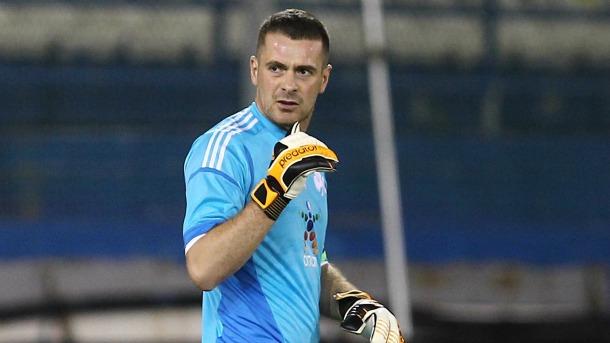 Καρνέζης φεύγει, Κοτσόλης έρχεται