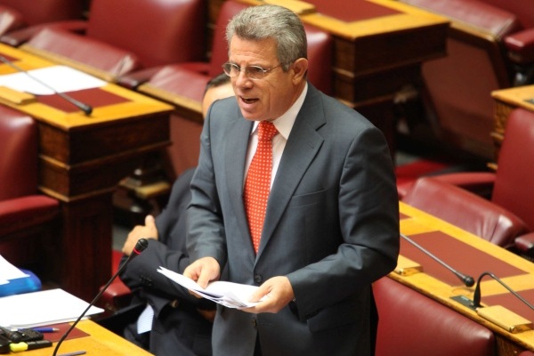 Βλάχος: Οργανωμένη επίθεση στον Κώστα Καραμανλή