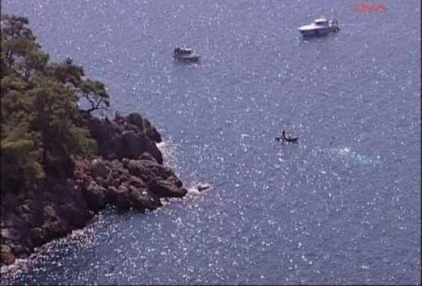 ΤΩΡΑ-Βυθίστηκε το σκάφος που μετέφερε 130 μετανάστες