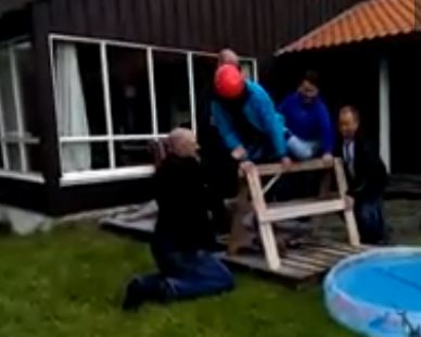 ΒΙΝΤΕΟ-Φίλοι να σου…πετύχουν