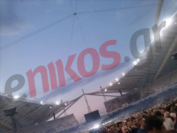 ΦΩΤΟ-Στη συναυλία του Roger Waters