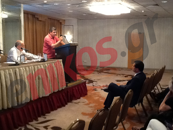 ΦΩΤΟ-Η “έφοδος” του Άδωνι