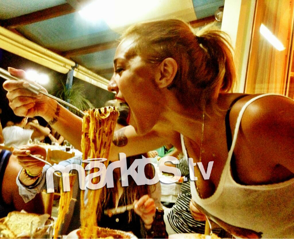 ΦΩΤΟ-Η “σφαγή” της αστακομακαρονάδας