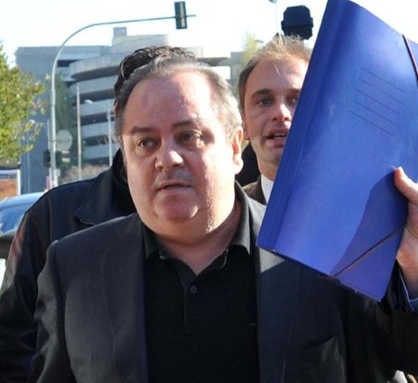 Ένοχος, αλλά… ελεύθερος ο Καραμπέρης