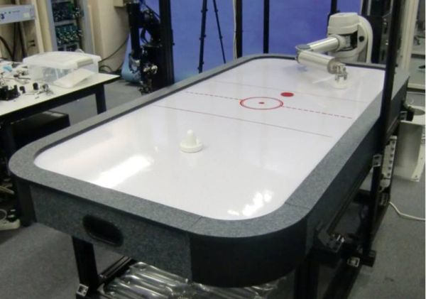 ΒΙΝΤΕΟ-Το ανίκητο air-hockey ρομπότ