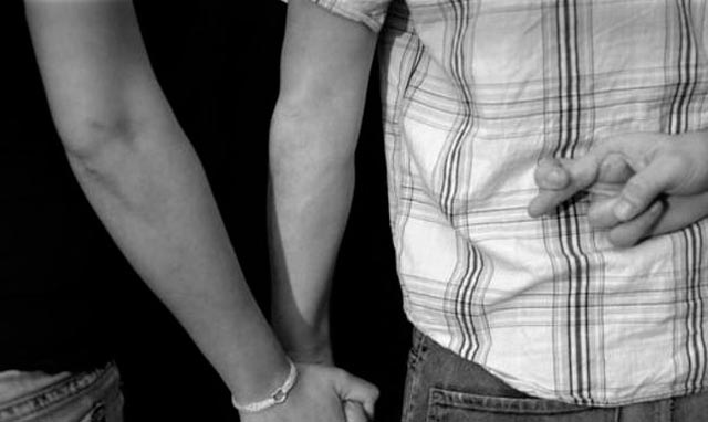 Σχέσεις: Γιατί σου λέει ψέματα;