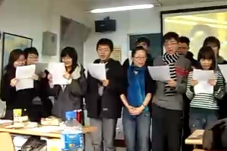 ΒΙΝΤΕΟ- Κινέζοι τραγουδούν Χατζηγιάννη