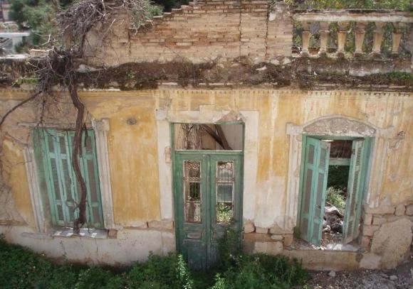 Κτήνη κρέμασαν σκυλίτσα