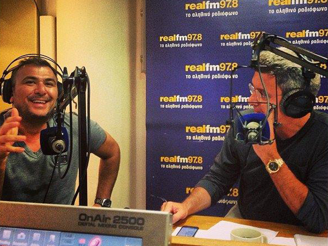 Ο Αντώνης Ρέμος στον Νίκο Χατζηνικολάου