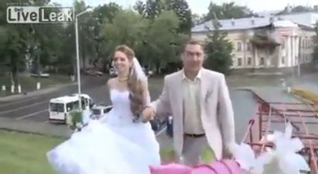 ΒΙΝΤΕΟ-Θα παντρευόσασταν μετά από αυτό;