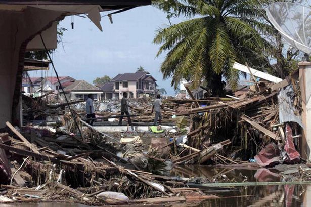 Ινδονησία: 22 νεκροί από τα 6,1 Ρίχτερ