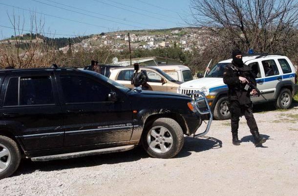 Δύο σπίτια παραβίασαν οι δραπέτες