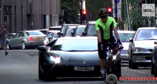 ΒΙΝΤΕΟ-Ποδηλάτης…φρενάρει Lamborghini