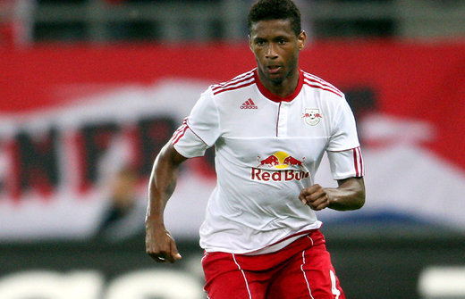 «Πράσινος» για τρία χρόνια ο Μέντες