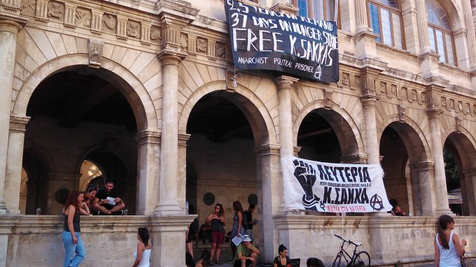 Κατάληψη για τον Κώστα Σακκά