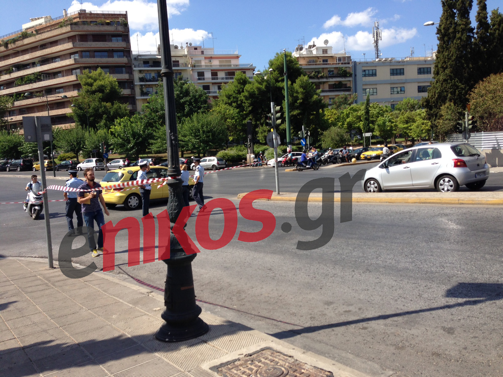 ΤΩΡΑ-Κορδέλες της ΕΛ.ΑΣ. στο κέντρο