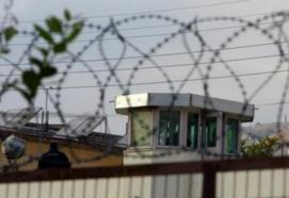 «Κοιμούνται στους διαδρόμους οι κρατούμενοι στο Ναύπλιο»