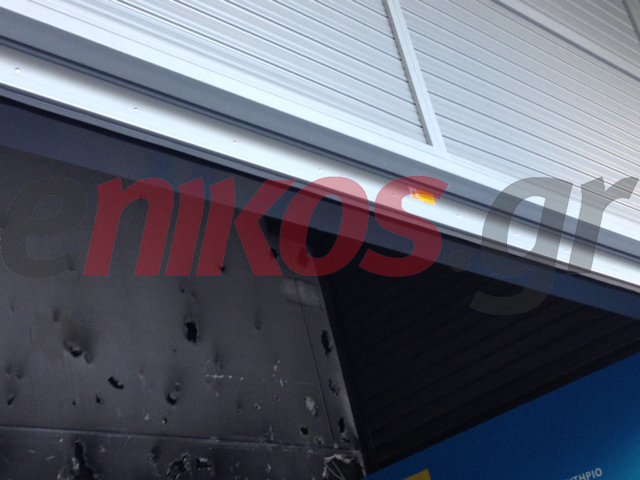 ΦΩΤΟ-Κατεβασμένα ρολά στο ΥΠΟΙΚ