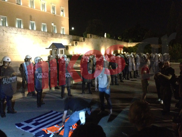 ΤΩΡΑ- Εικόνες από το Σύνταγμα