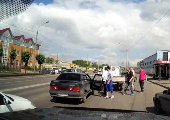 BINTEO – Άνοιξε το δρόμο… με όπλο