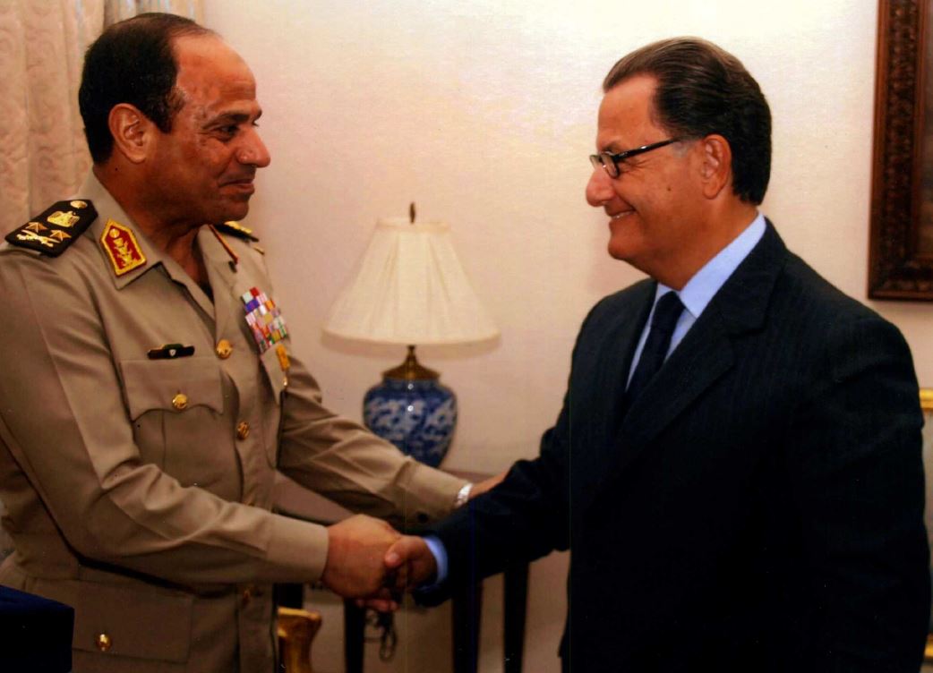 ΦΩΤΟ-Όταν ο Παναγιωτόπουλος συνάντησε τον Αλ Σίσι