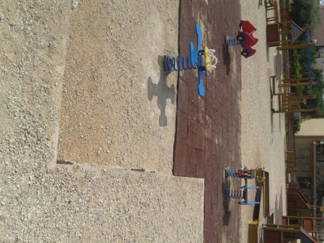 ΦΩΤΟ-Πλιάτσικο σε παιδική χαρά