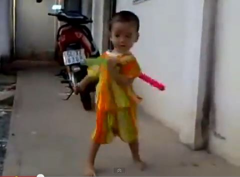 ΒΙΝΤΕΟ-Το… παιδί του Bruce Lee