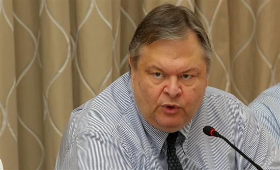 Βενιζέλος: Δεν θέλω να θιγεί κανείς εργαζόμενος