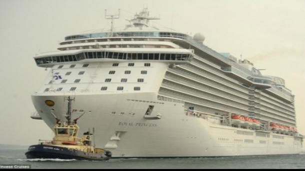 Στον Πειραιά το χλιδάτο κρουαζιερόπλοιο