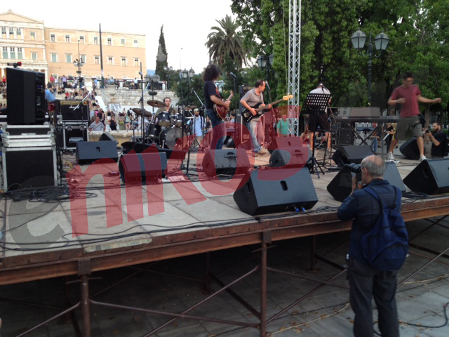 ΦΩΤΟ-Συναυλία στο Σύνταγμα