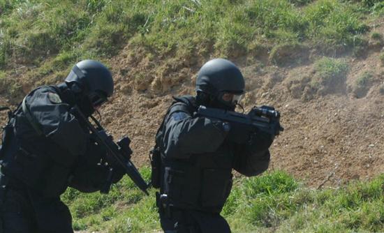 Τέσσερις μήνες σκορπούν τρόμο, σφαίρες και θάνατο