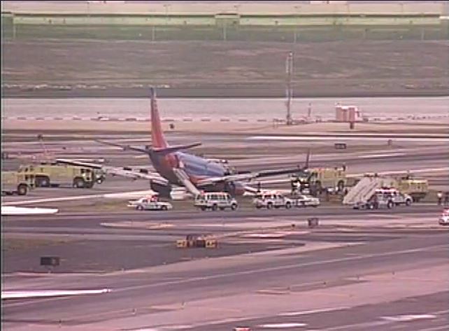 Αναγκαστική προσγείωση αεροπλάνου στο LaGuardia