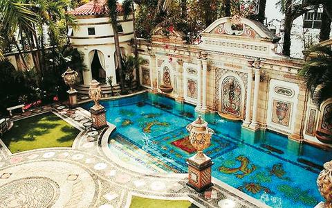 Πωλητήριο στη βίλα του Βερσάτσε